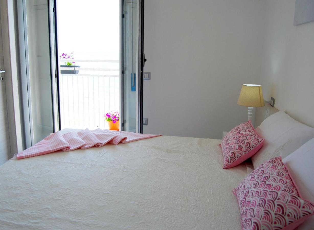 B&B Capo Rizzuto Fronte Mare Kültér fotó