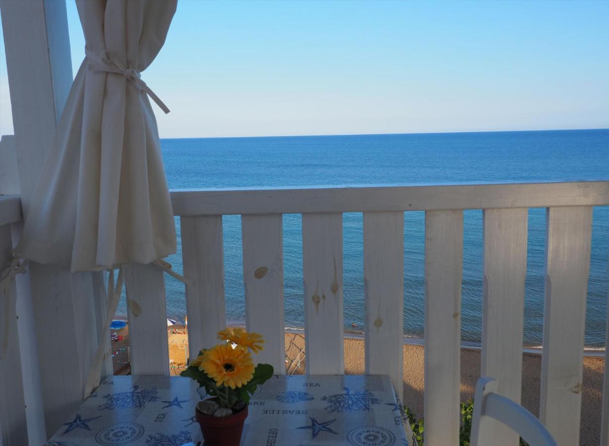 B&B Capo Rizzuto Fronte Mare Kültér fotó